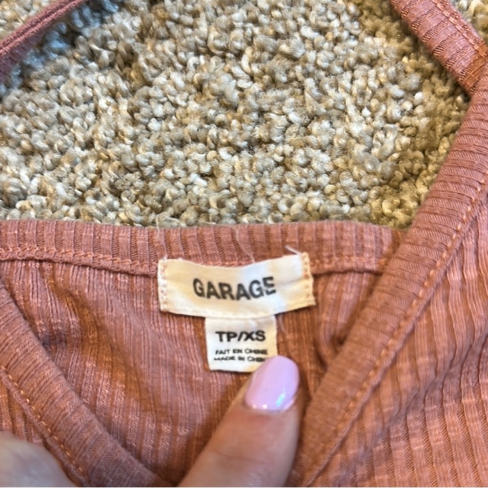 Garage Pink V-Neck Crop‎ Tank Top - Picture 2 of 3